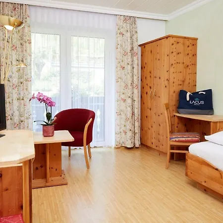 Lacus Am Hotel Weissensee