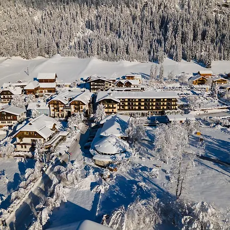 Lacus Am Hotel Weissensee