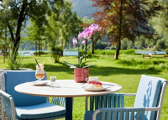 Lacus Am Hotel Weissensee